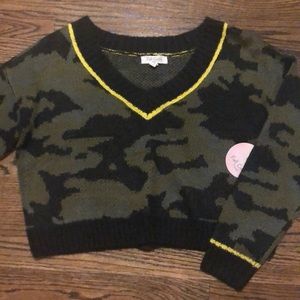 Full Circle Camo Cropped Sweater *NWT*